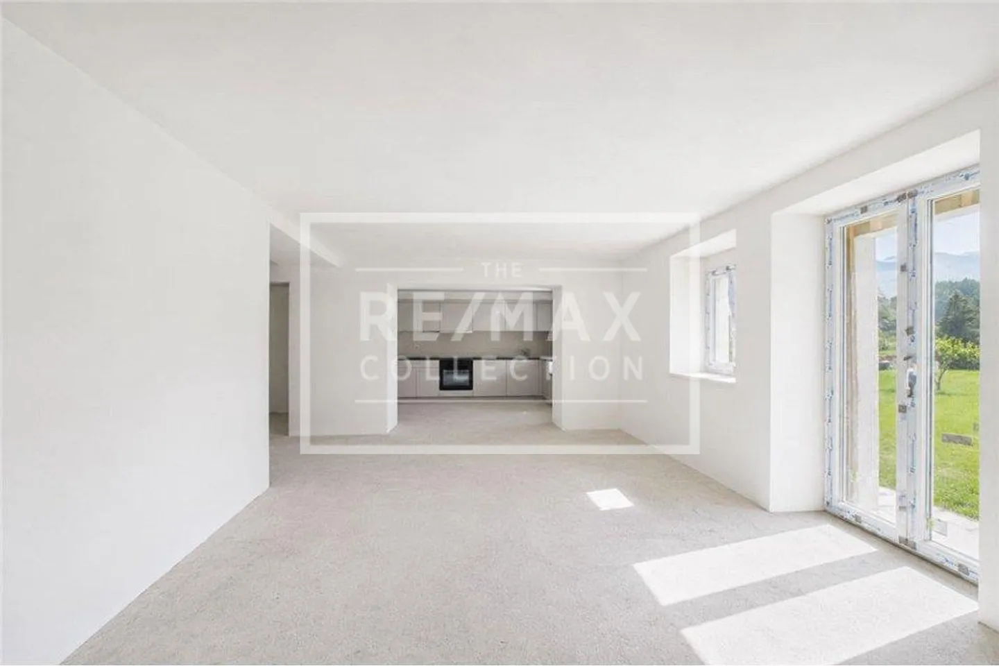 Completely renovated multi-family house with seven residential units - Photo 7 of 13
