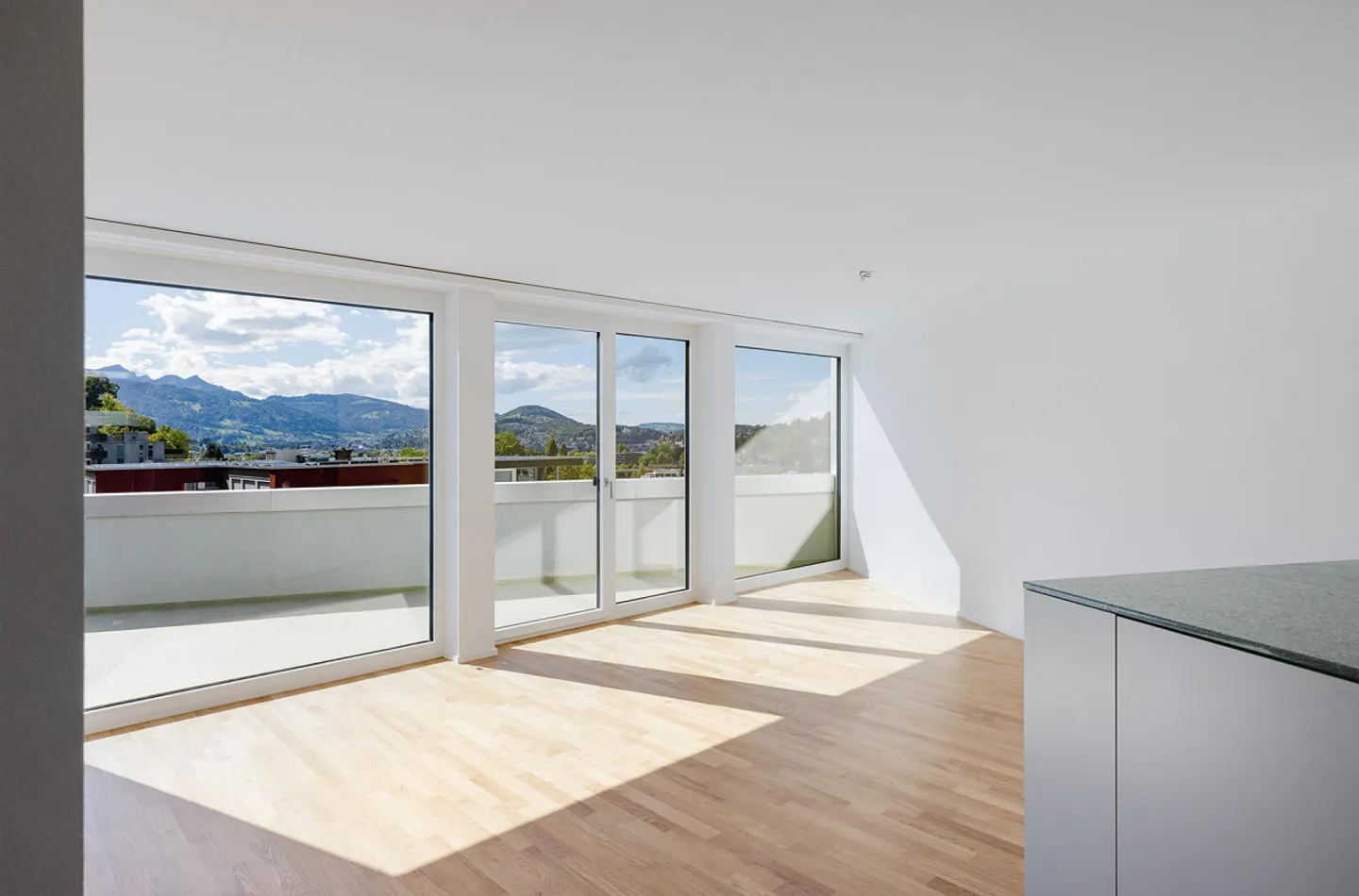 Attractive penthouse apartment - modernized and with a view of Lucerne - Photo 5 of 13