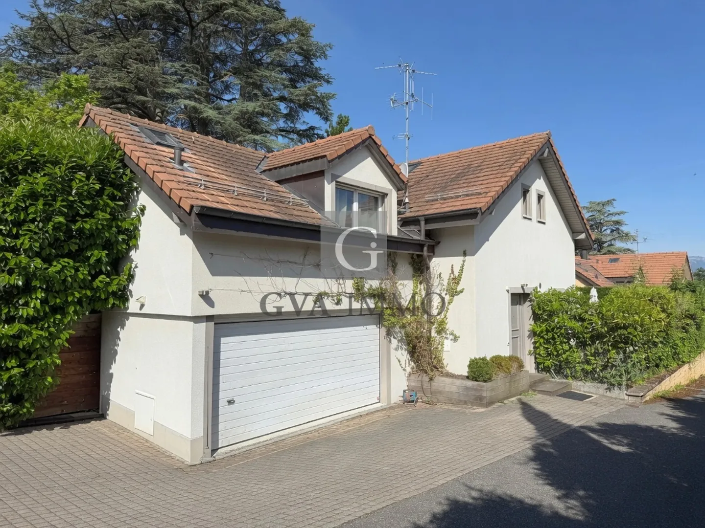 Elegant Detached Villa in Vésenaz - Photo 17 of 18