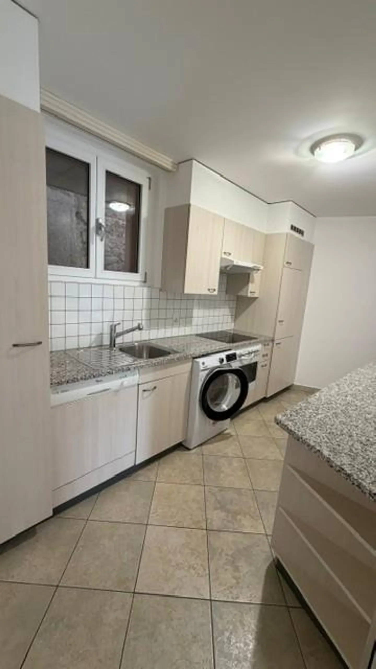 Groß, in einem ruhigen Viertel - Foto 4 von 14