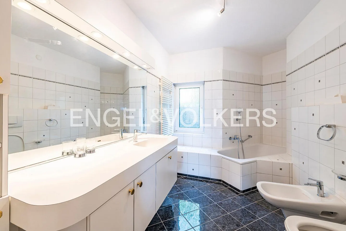 Wohnung mit großer Terrasse und Seeblick - Foto 10 von 13