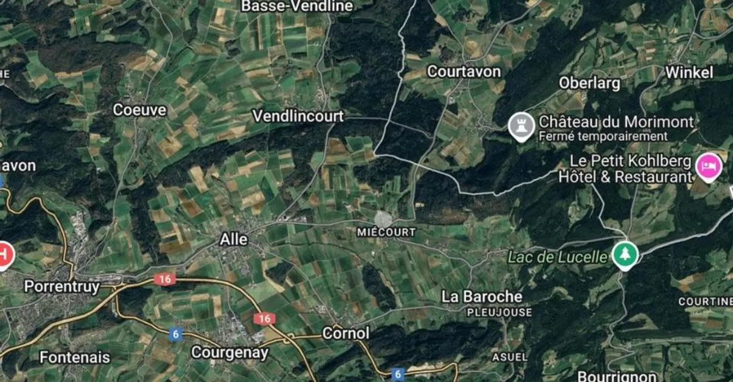 LUSSUOSA, MOLTO SPAZIOSA E RICCA DI LUCE - Foto 2 di 13