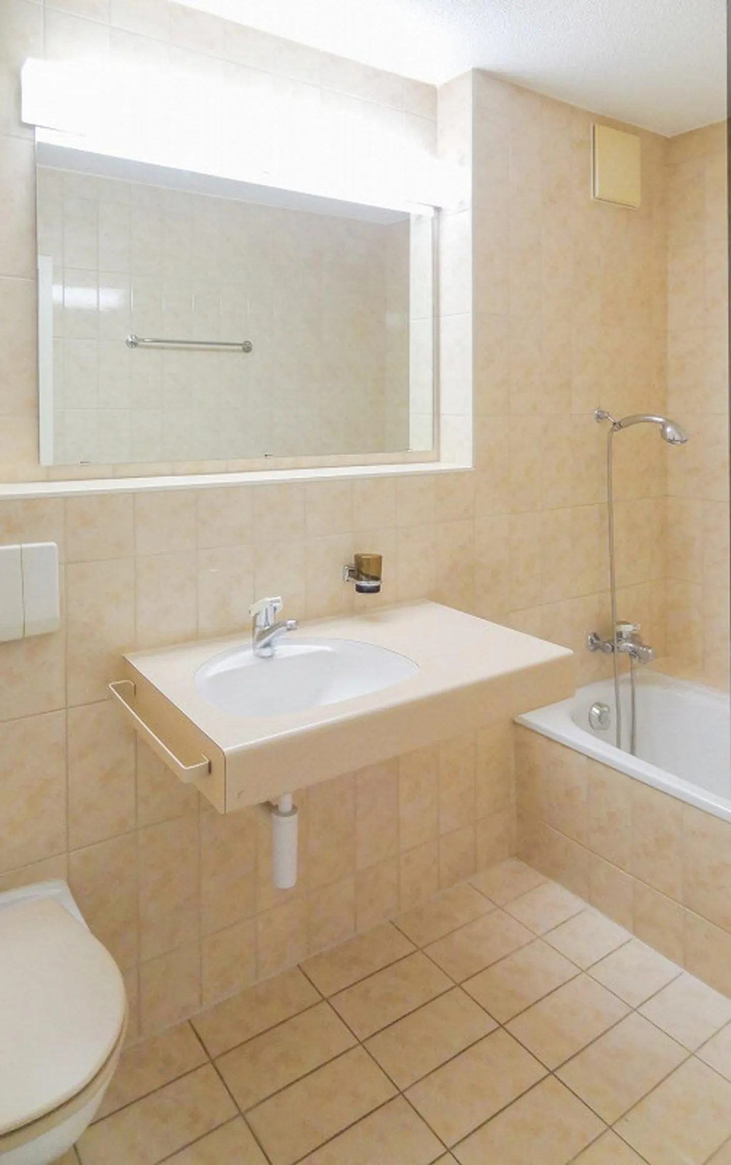 Fancy some fresh air? - Photo 5 of 5