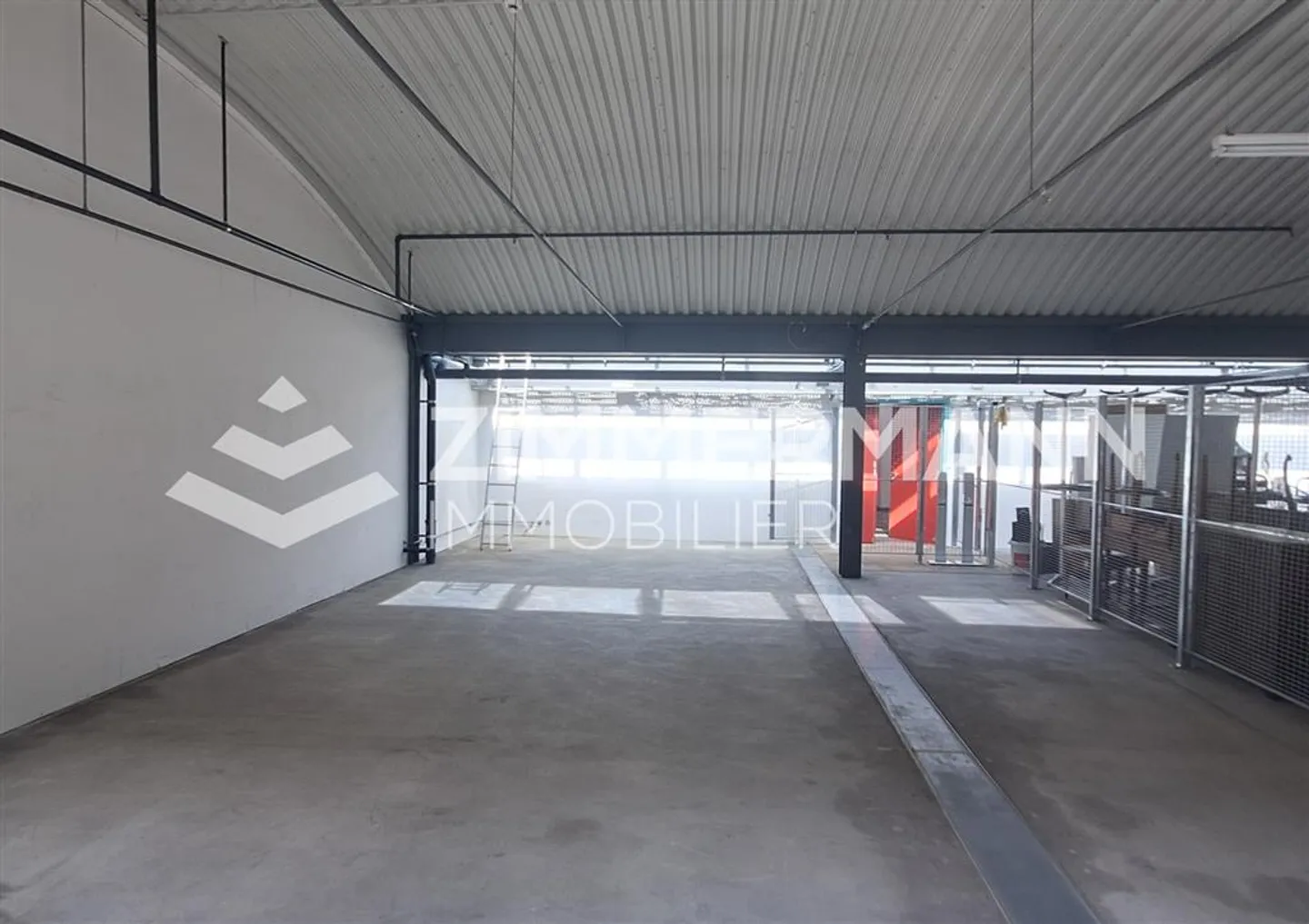 Geräumiger Industrie Lagerraum - Foto 3 von 4