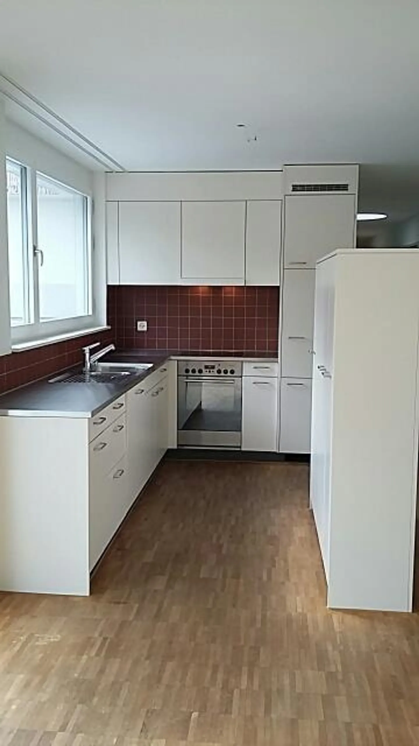 Modern apartment with spacious roof terrace - Photo 5 of 12