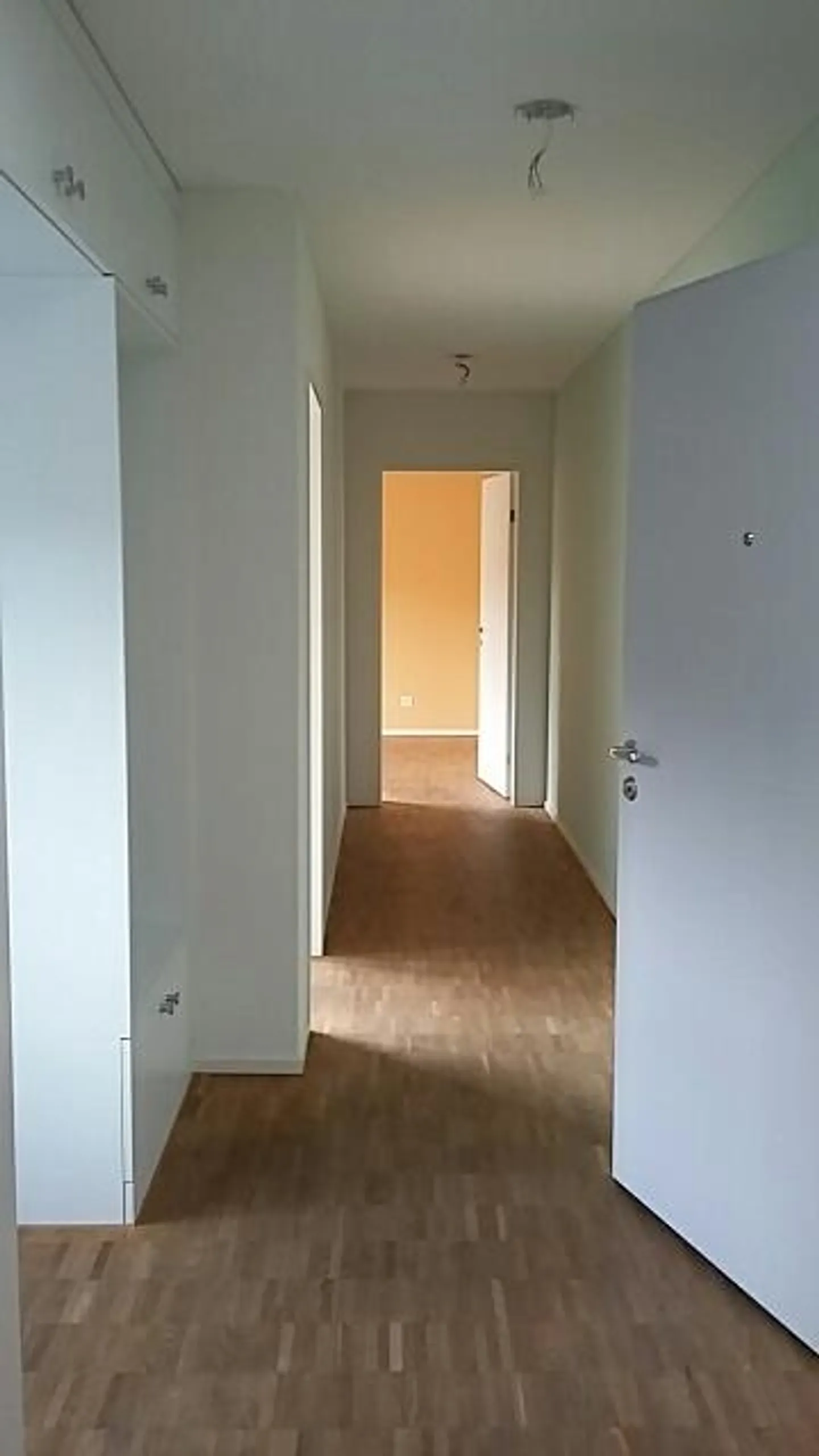 Modern apartment with spacious roof terrace - Photo 6 of 12