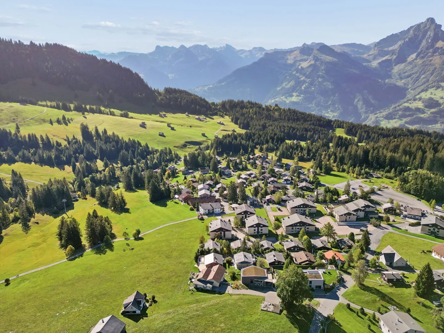 Charmante Dachgeschosswohnung mit Bergblick - Foto 2 von 12