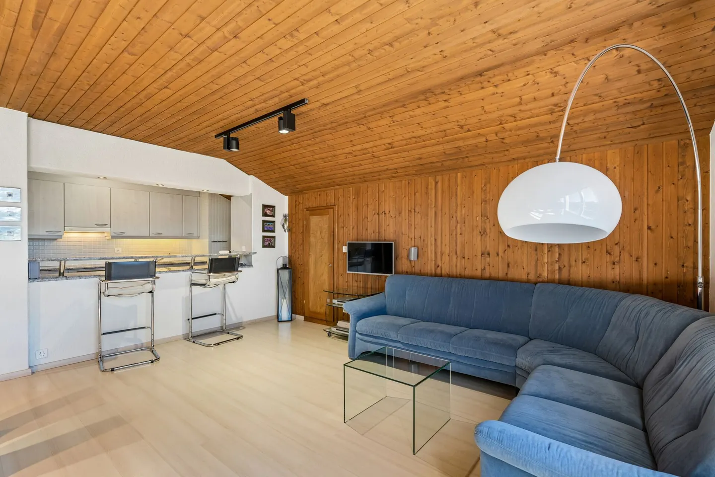 Charmante Dachgeschosswohnung mit Bergblick - Foto 4 von 12