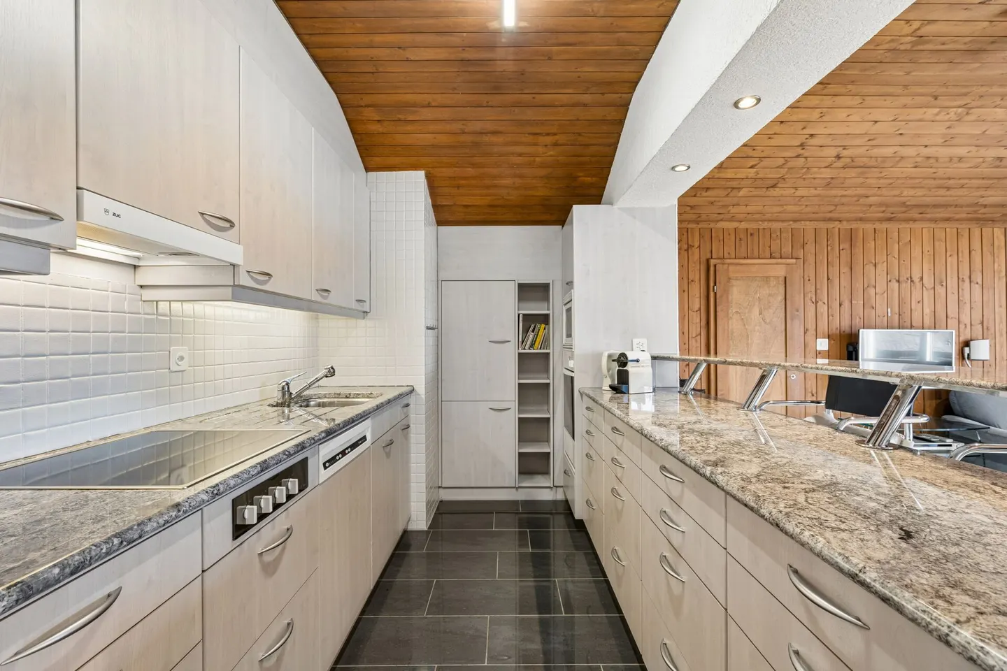 Charmante Dachgeschosswohnung mit Bergblick - Foto 5 von 12