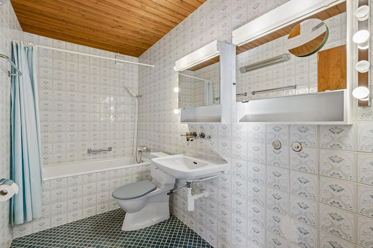 Charmante Dachgeschosswohnung mit Bergblick - Foto 9 von 12