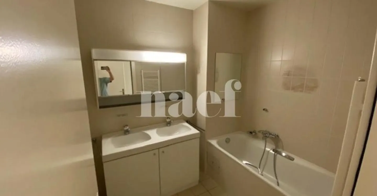 5-room apartment with large balcony in Carouge - Photo 7 of 10