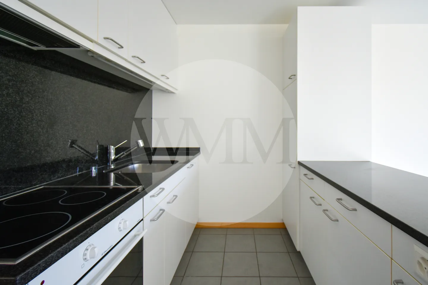 Appartamento moderno con una camera e grande terrazza - Foto 4 di 13