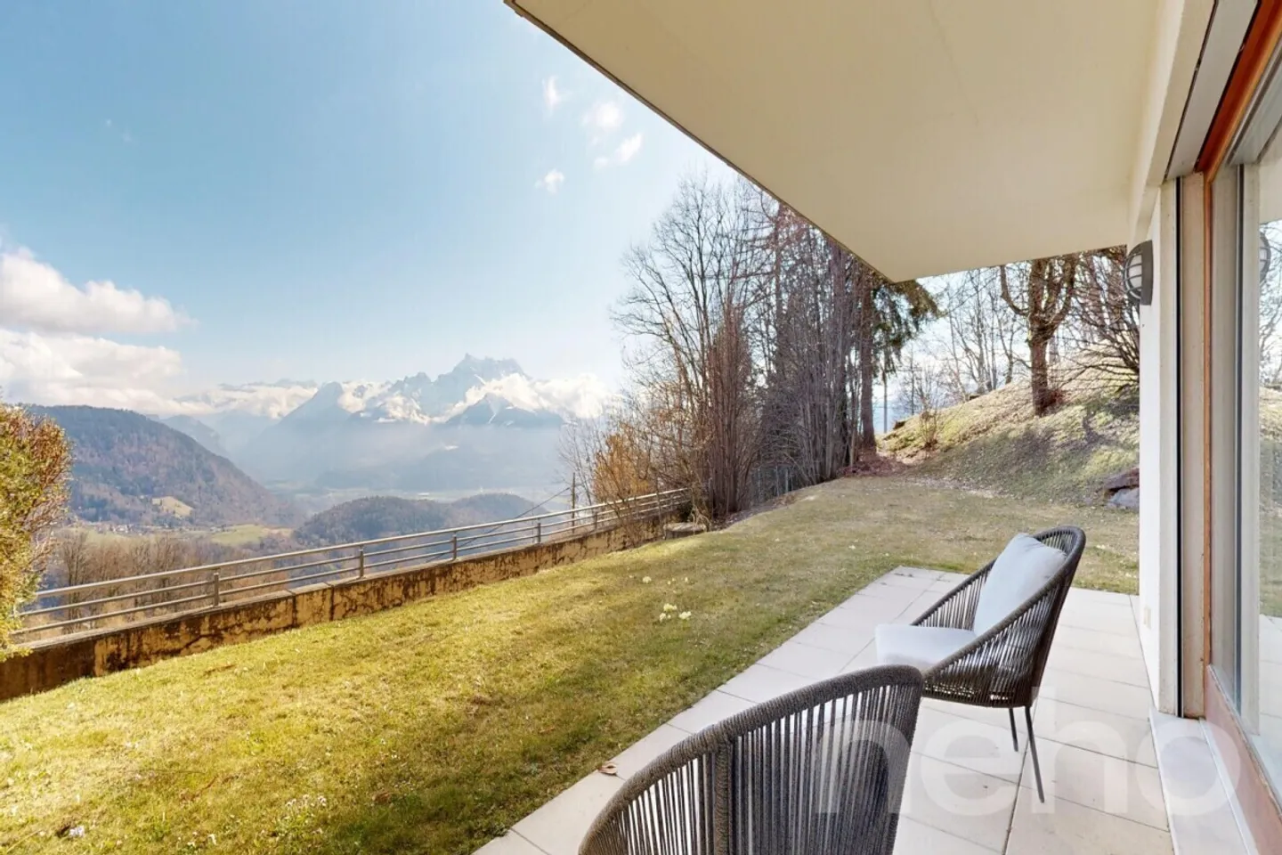 Bright 2.5-room apartment with terrace and view of the Dents du Midi - Leysin - Photo 1 of 12