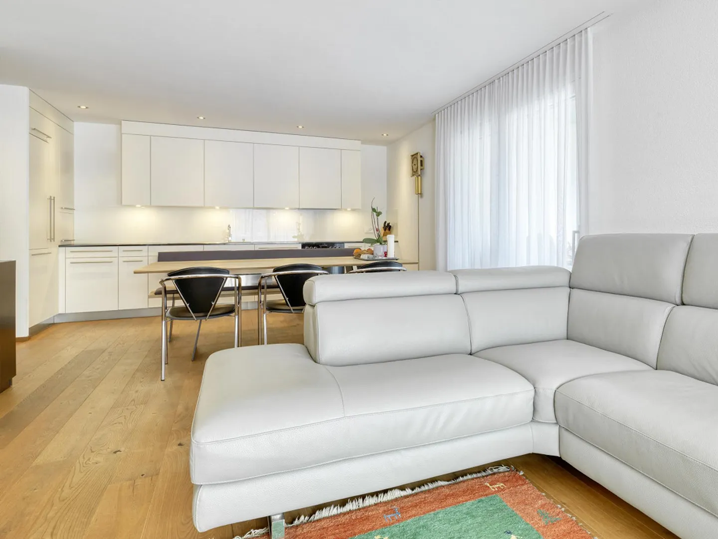 Moderne 4,5-Zimmer-Wohnung mit grossem Balkon in Salmsach - Foto 3 von 13