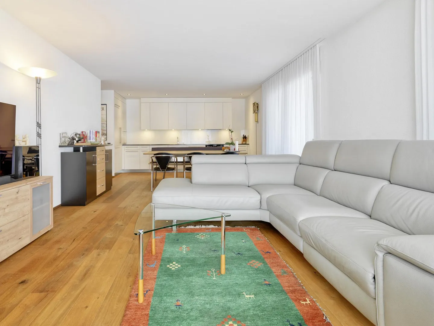 Moderne 4,5-Zimmer-Wohnung mit grossem Balkon in Salmsach - Foto 2 von 13