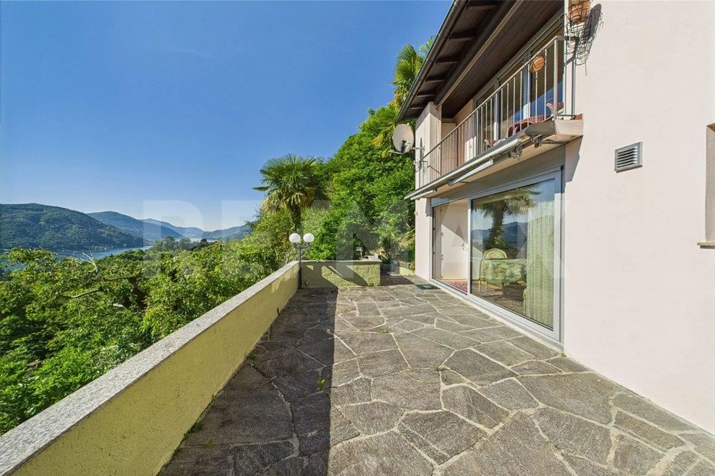 Spectacular - view and sun, high up in Agno - Photo 6 of 13