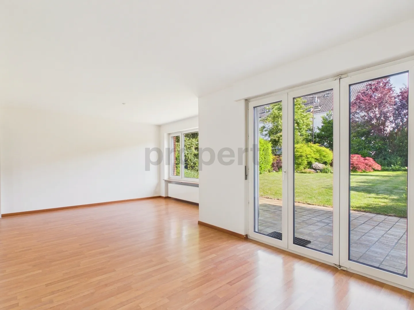Maison de ville moderne de 6,5 pièces avec grand sous-sol, Reinach - Photo 4 sur 13
