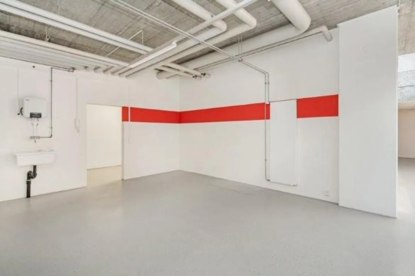 Salles de stockage entre 40-208 m² au 1er sous-sol - Photo 9 sur 11