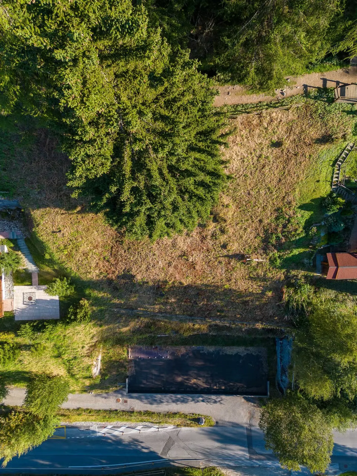 Bebaubares Grundstück, frei von Mandat neben dem Bisse - Foto 8 von 13
