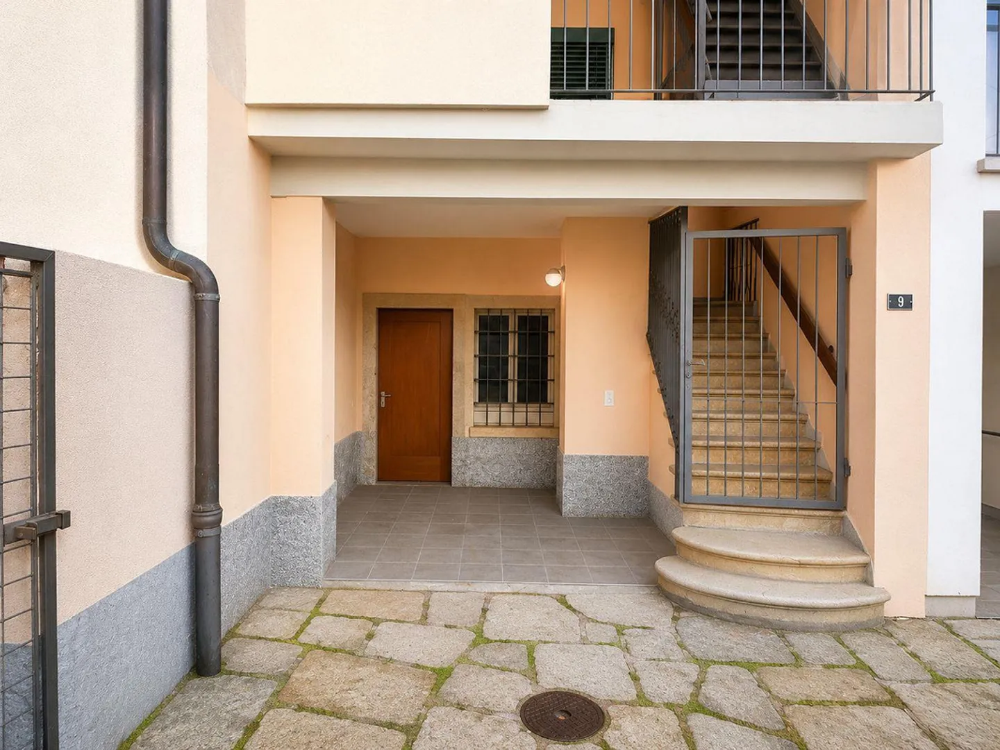 Charming corner house with garden, private courtyard and great potential in Arzo - Photo 1 of 12