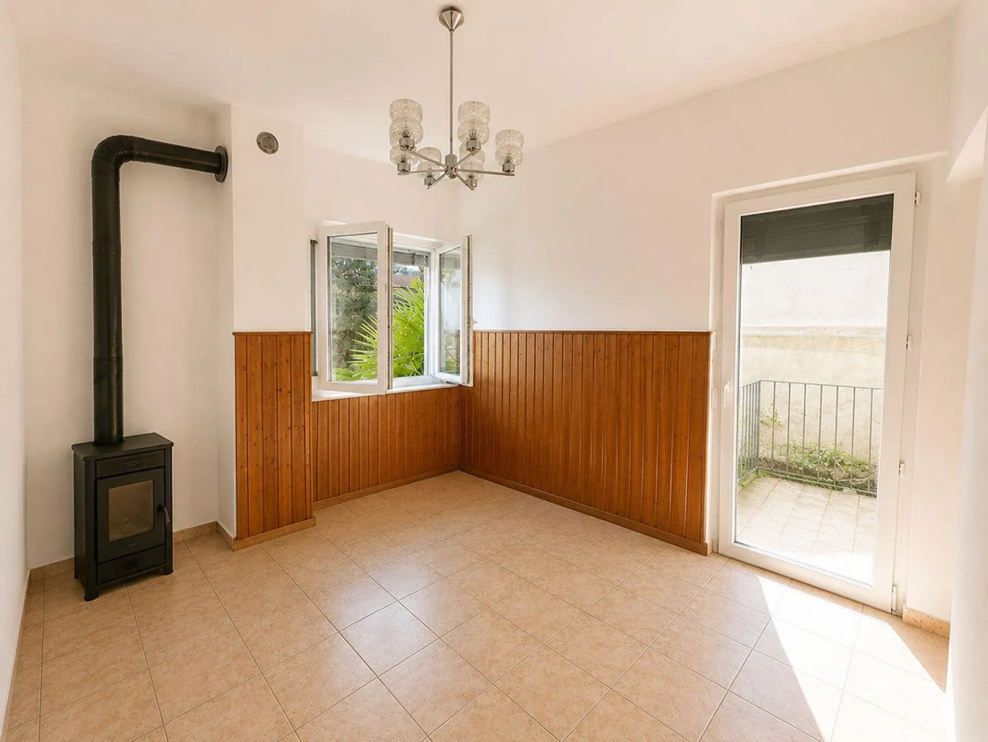 Charming corner house with garden, private courtyard and great potential in Arzo - Photo 2 of 12
