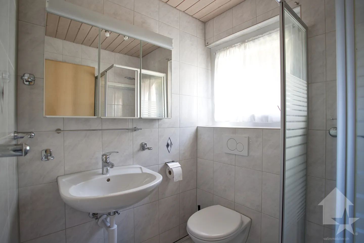 Beautiful 4.5-room apartment on the ground floor of a chalet - Photo 9 of 15