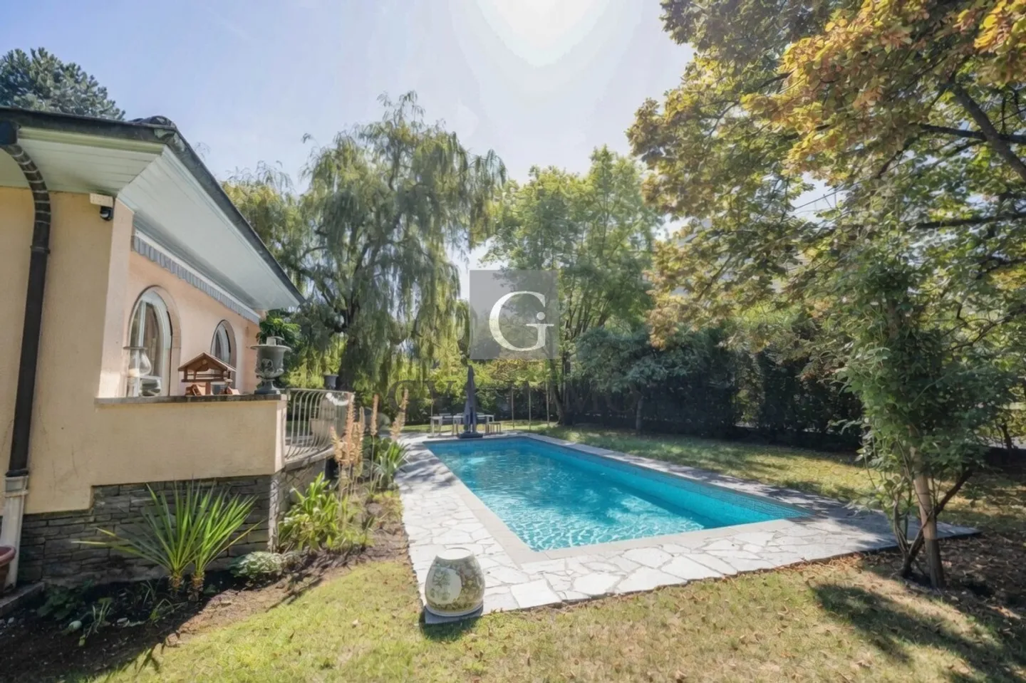 Elegant Family Home in Chêne-Bougeries - Photo 2 of 12