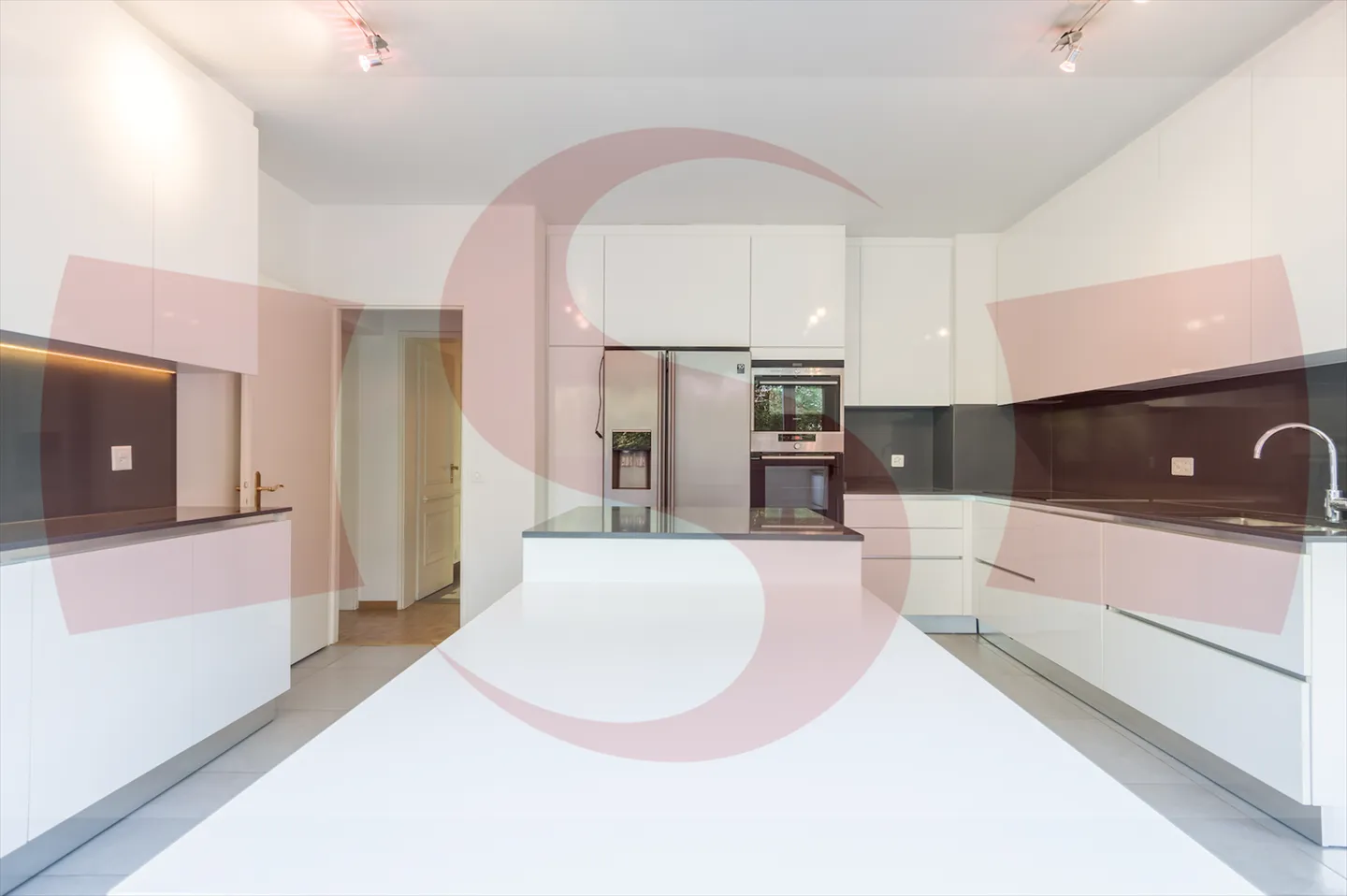 MAGNIFIQUE APPARTEMENT AVEC VUE SUR LE PARC BERTRAND - Photo 5 sur 10