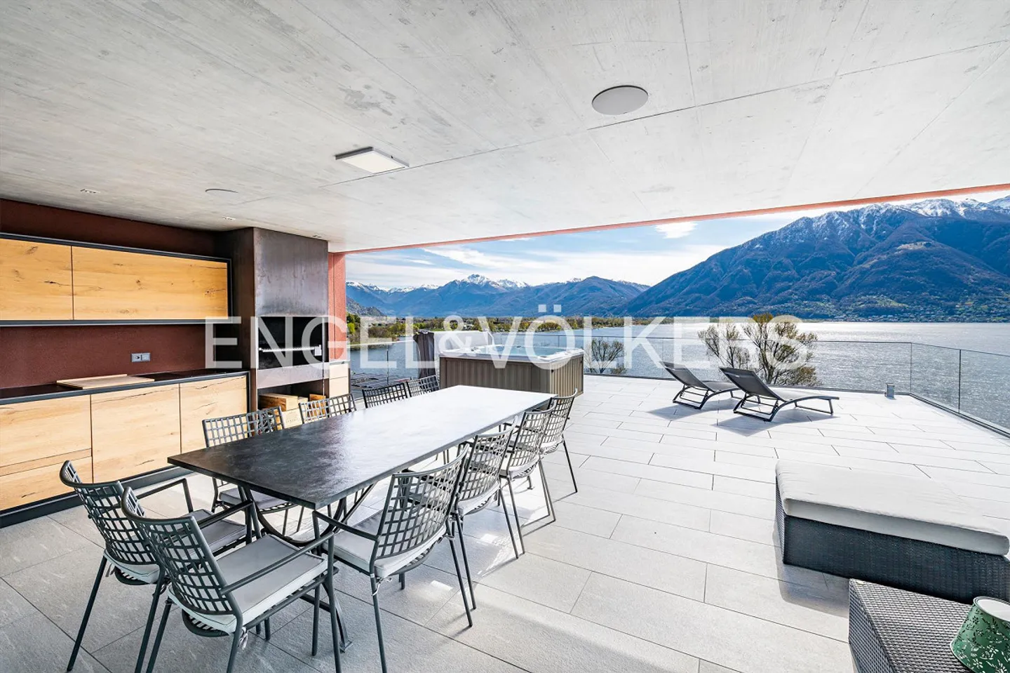 Un'oasi di lusso con vista sul lago e spa privata - Foto 7 di 17