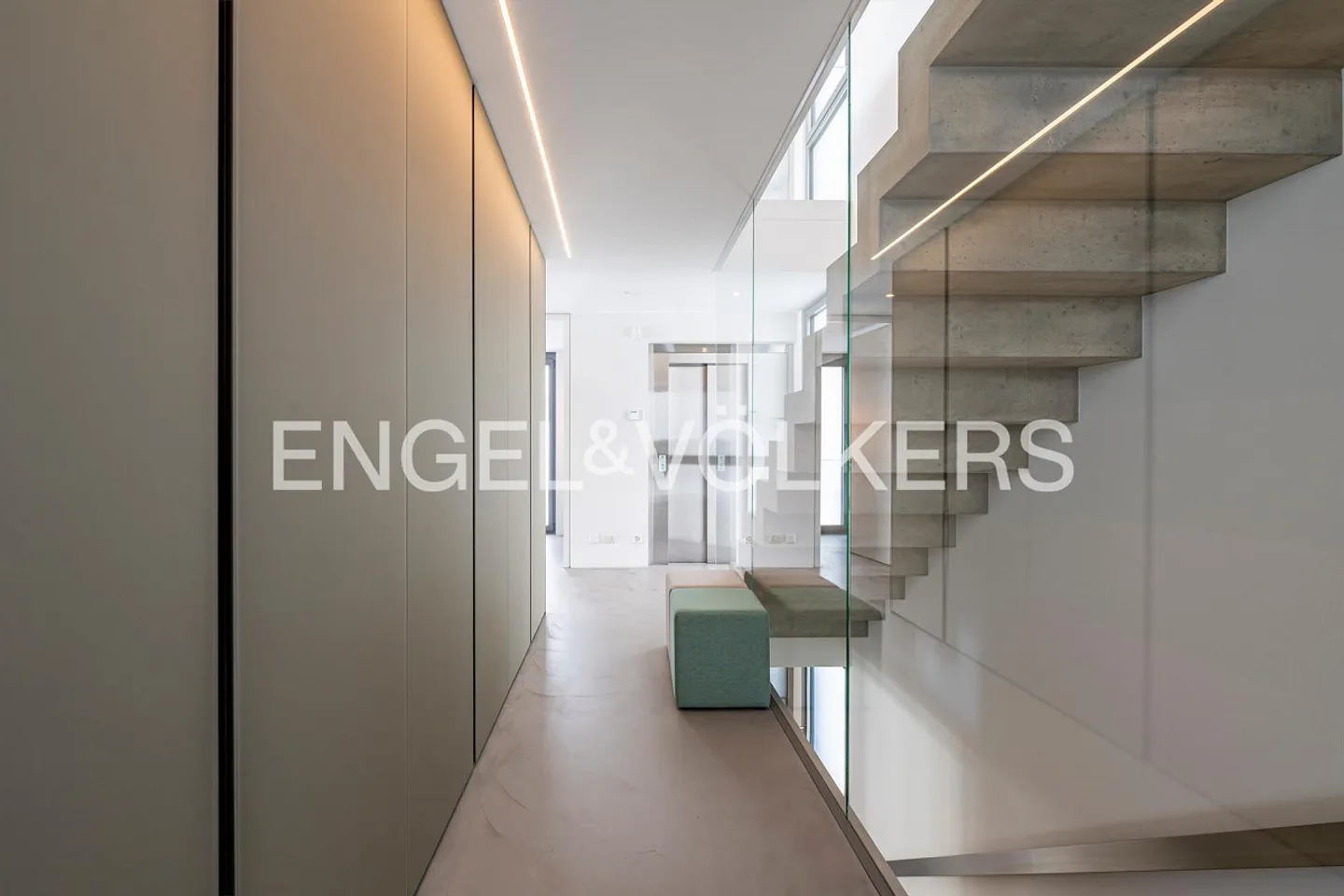 Un'oasi di lusso con vista sul lago e spa privata - Foto 8 di 17