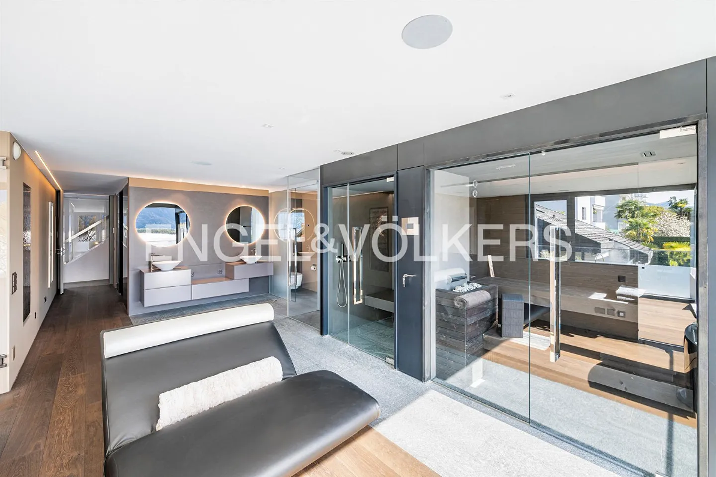 Un'oasi di lusso con vista sul lago e spa privata - Foto 11 di 17