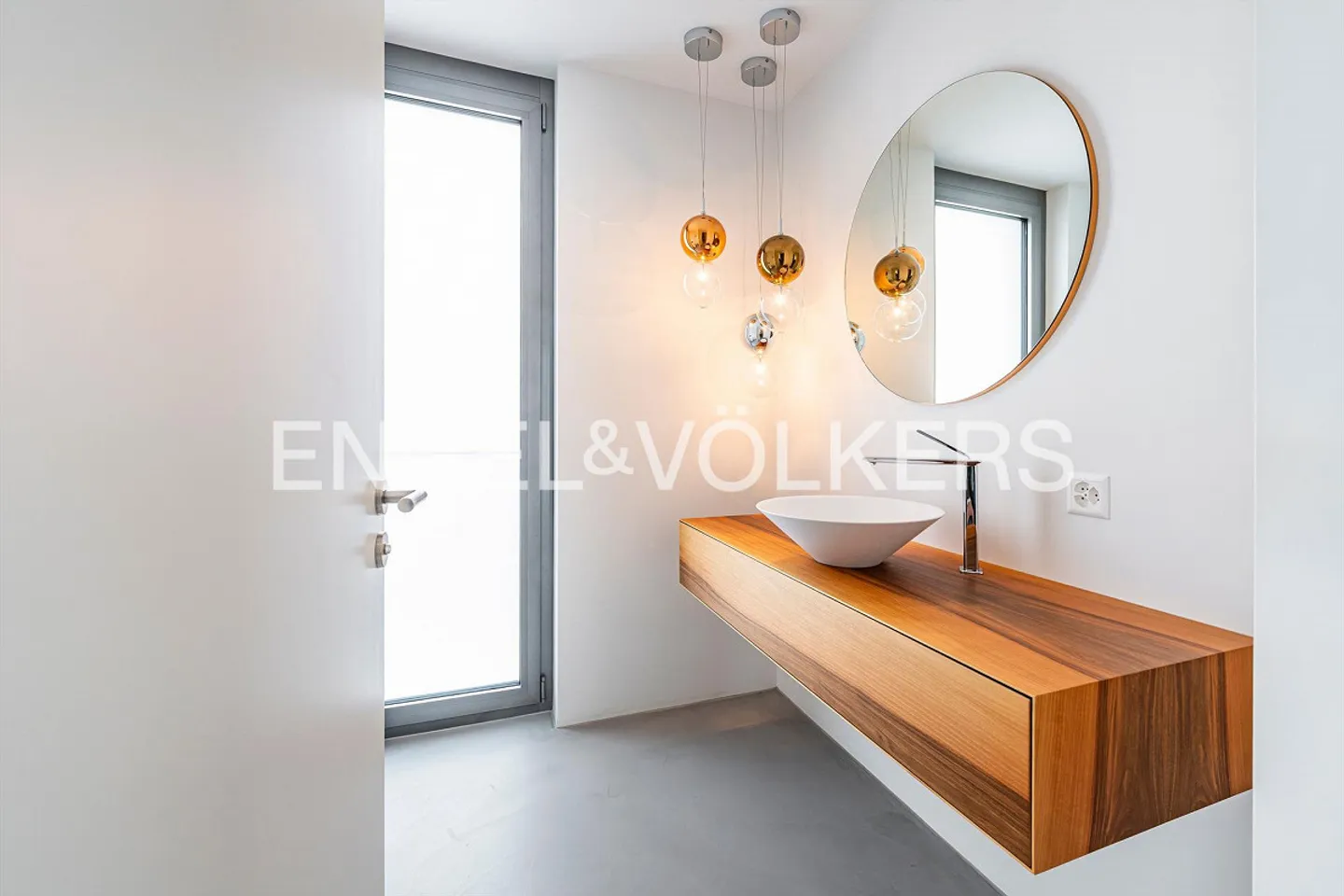 Un'oasi di lusso con vista sul lago e spa privata - Foto 16 di 17