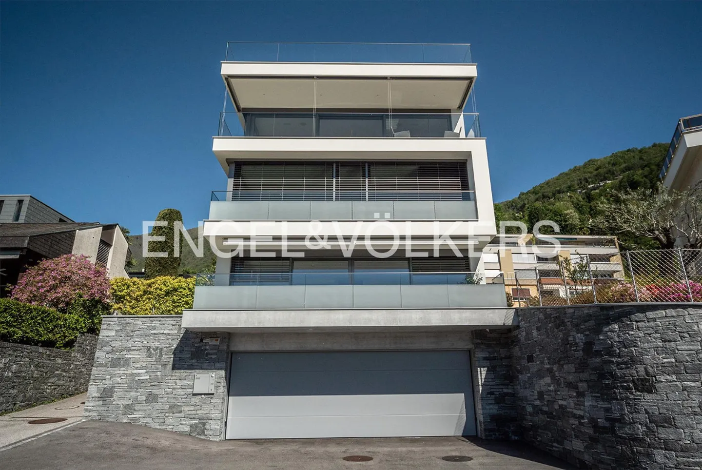 Un'oasi di lusso con vista sul lago e spa privata - Foto 17 di 17