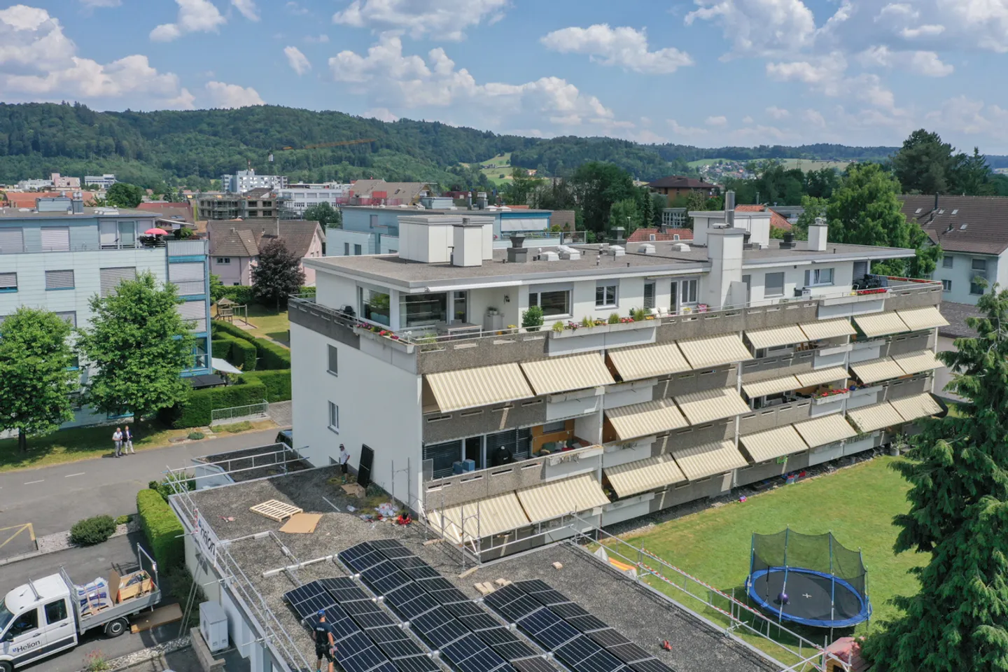 Geräumige Attikawohnung mit Terrasse - Foto 3 von 13