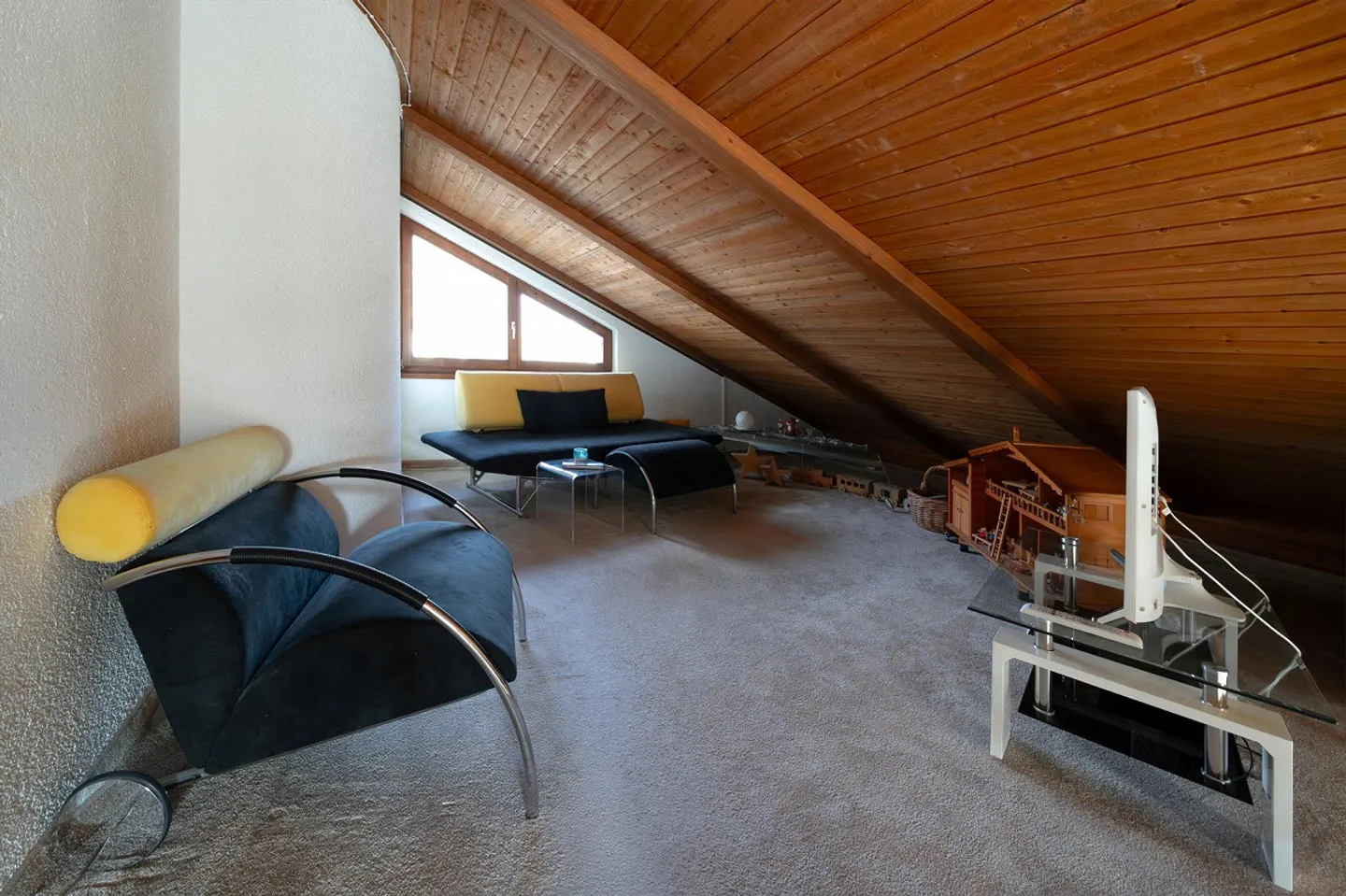 Geräumiges Einfamilienhaus mit Garage - Foto 7 von 9