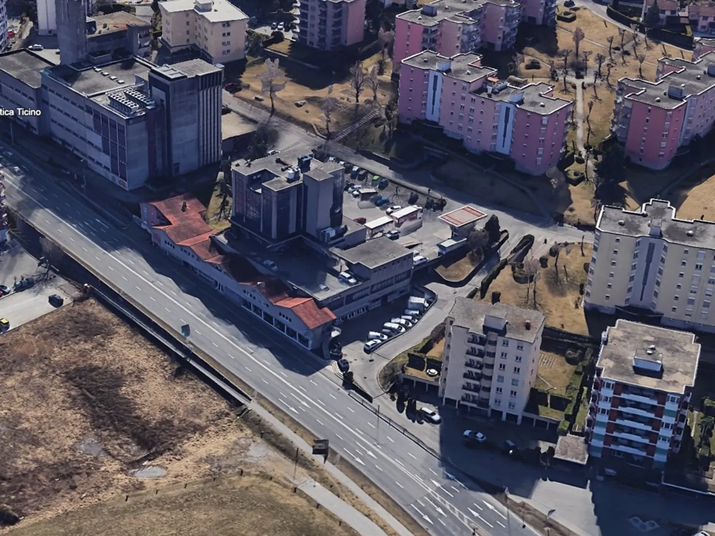 Approx. M2 275 Commercial Warehouse in Breganzona for Sale Ref. 0384 - Photo 2 of 5