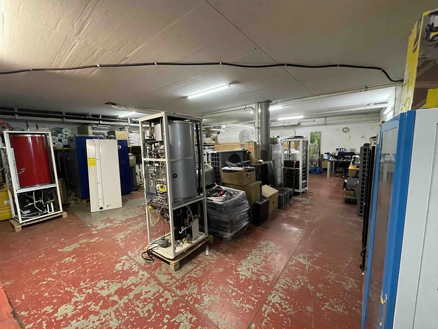 Approx. M2 275 Commercial Warehouse in Breganzona for Sale Ref. 0384 - Photo 4 of 5