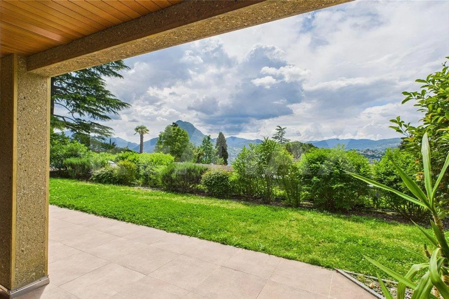 Leben im Luxus - Prestigewohnung mit privatem Garten und atemberaubendem Blick - Foto 5 von 13