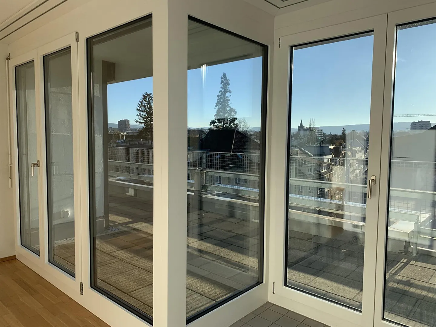 Attika-Traum mit Sicht auf Spalentor (grosszügige Terrasse 76m²) - Foto 9 von 18