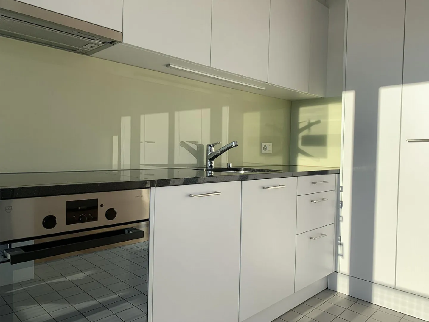 Attika-Traum mit Sicht auf Spalentor (grosszügige Terrasse 76m²) - Foto 11 von 18