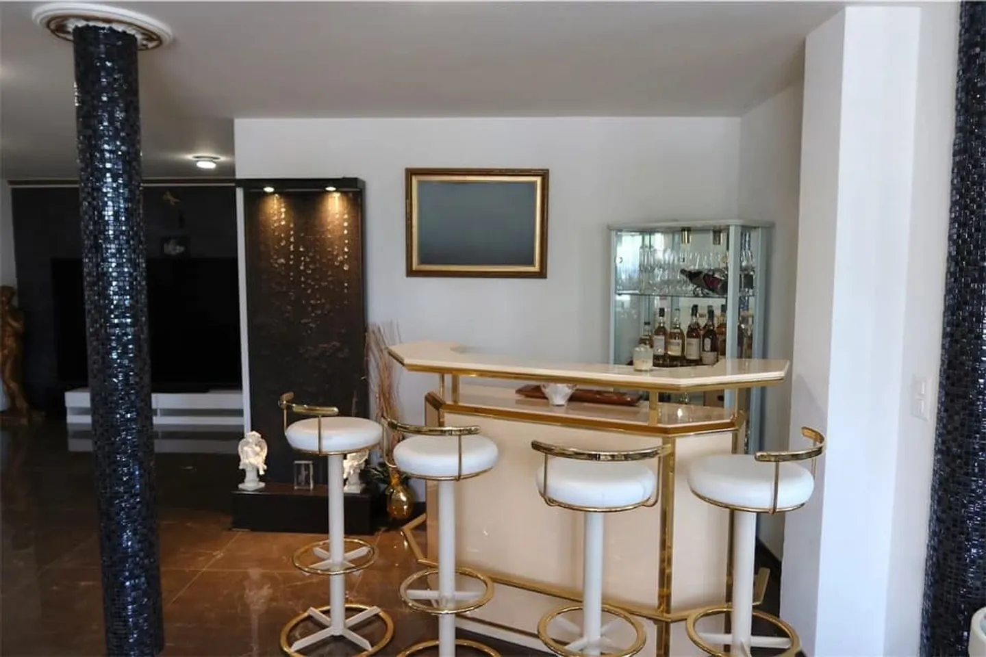 Rare opportunity in Romont - Photo 3 of 13