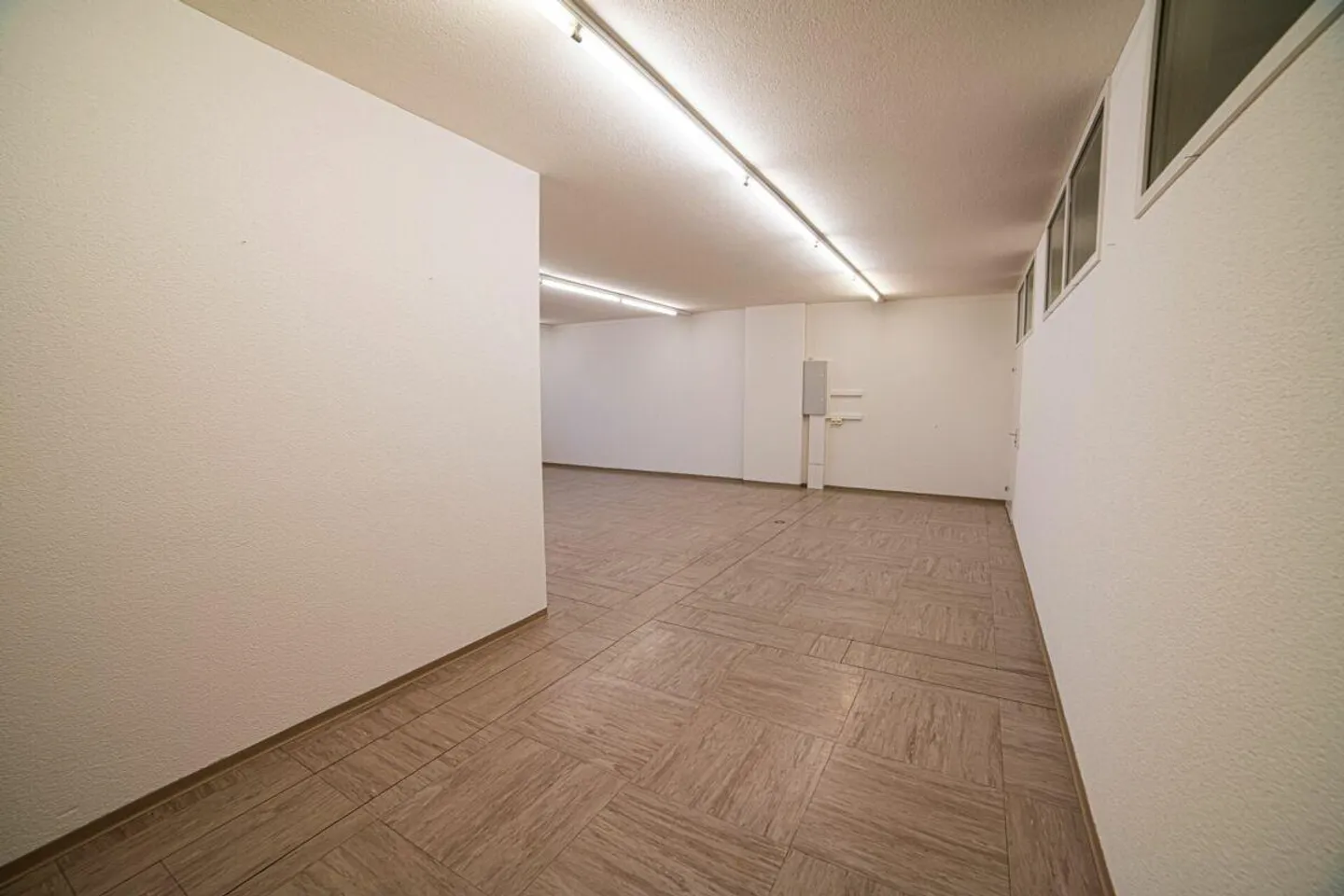 Your compact office on the 2nd floor - Photo 3 of 6