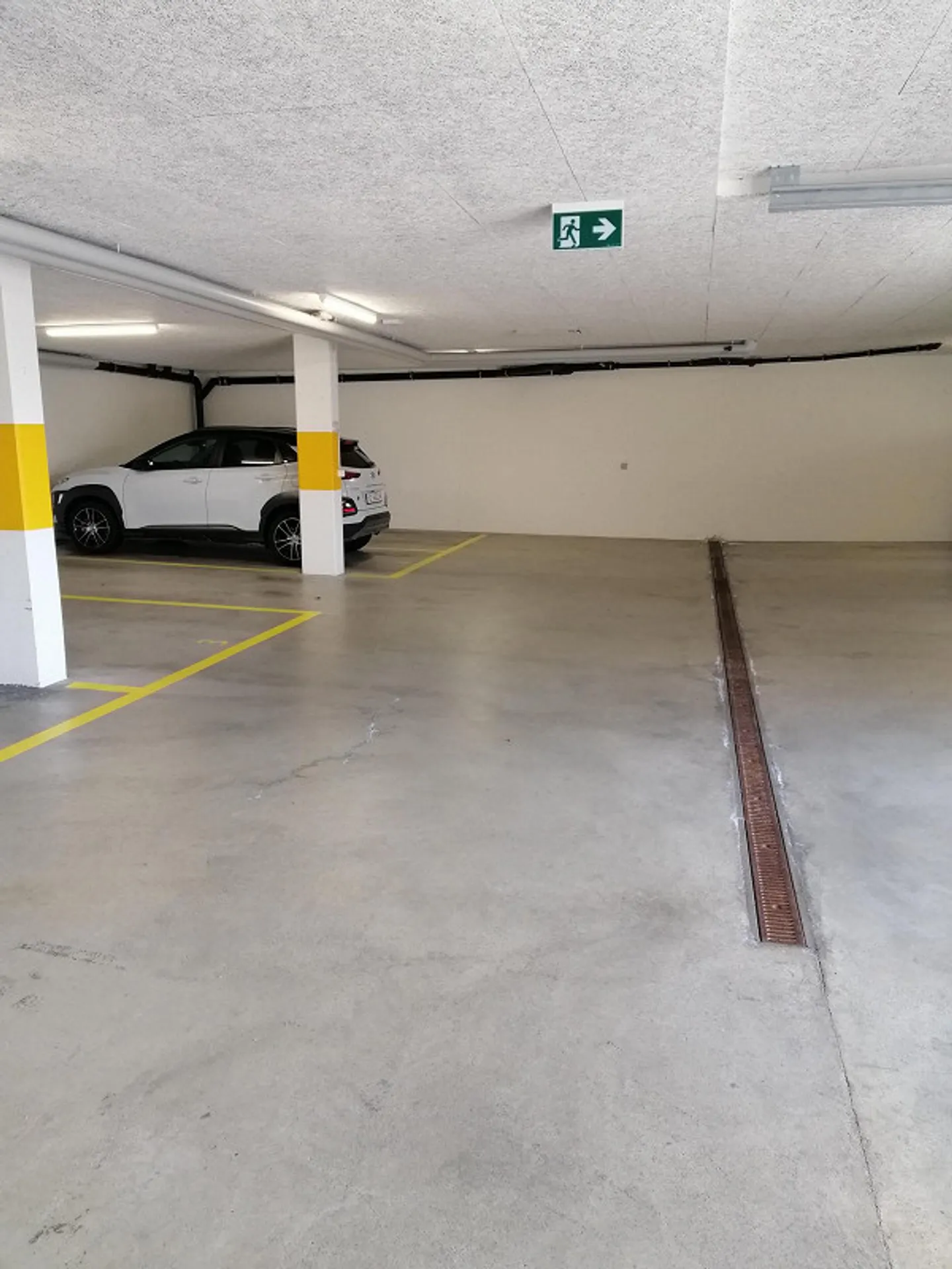 Geräumiger Parkplatz in Schwyz - Foto 4 von 7