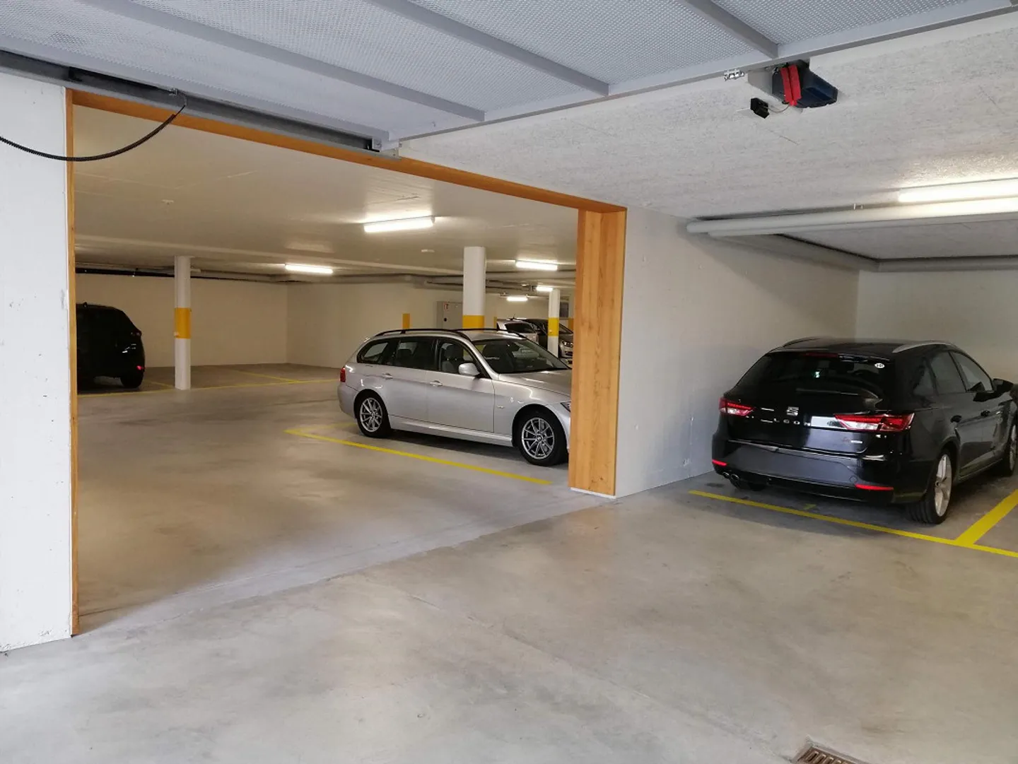 Geräumiger Parkplatz in Schwyz - Foto 7 von 7