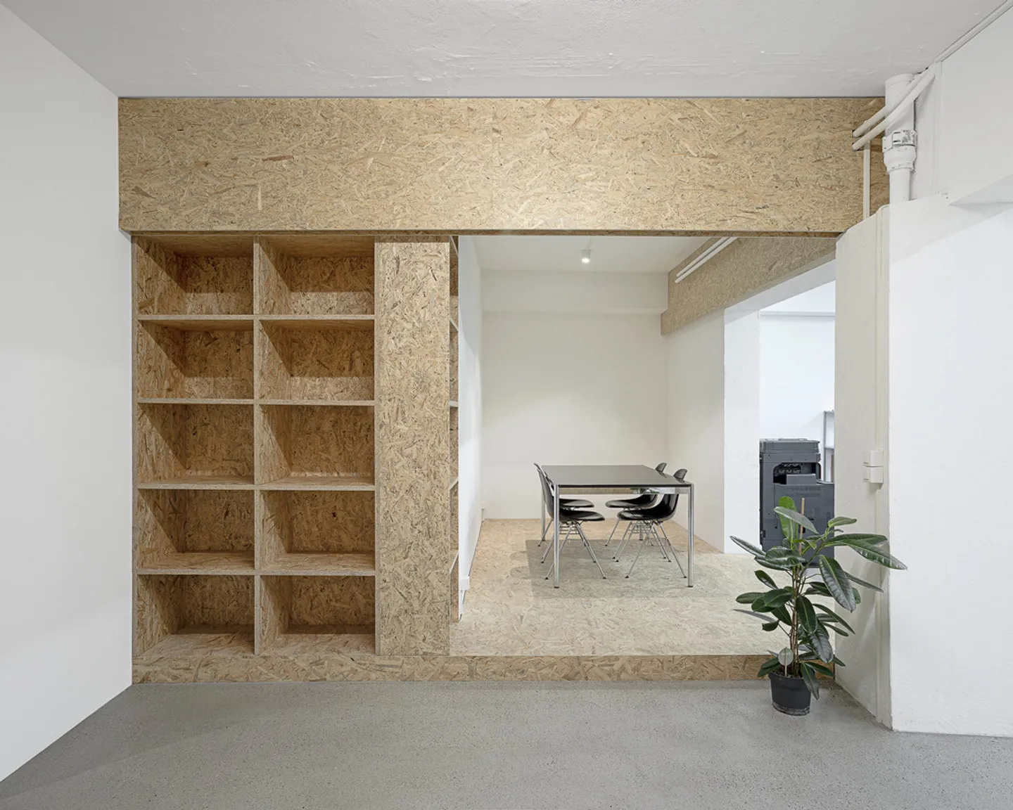 Commerce - Photo 1 of 6