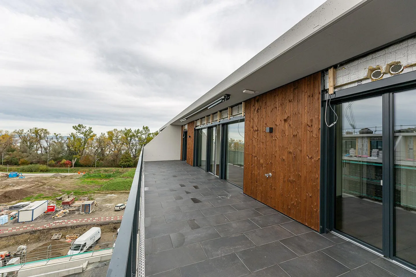 Exclusive, modern 4.5-room penthouse apartment with stunning views - Photo 5 of 11