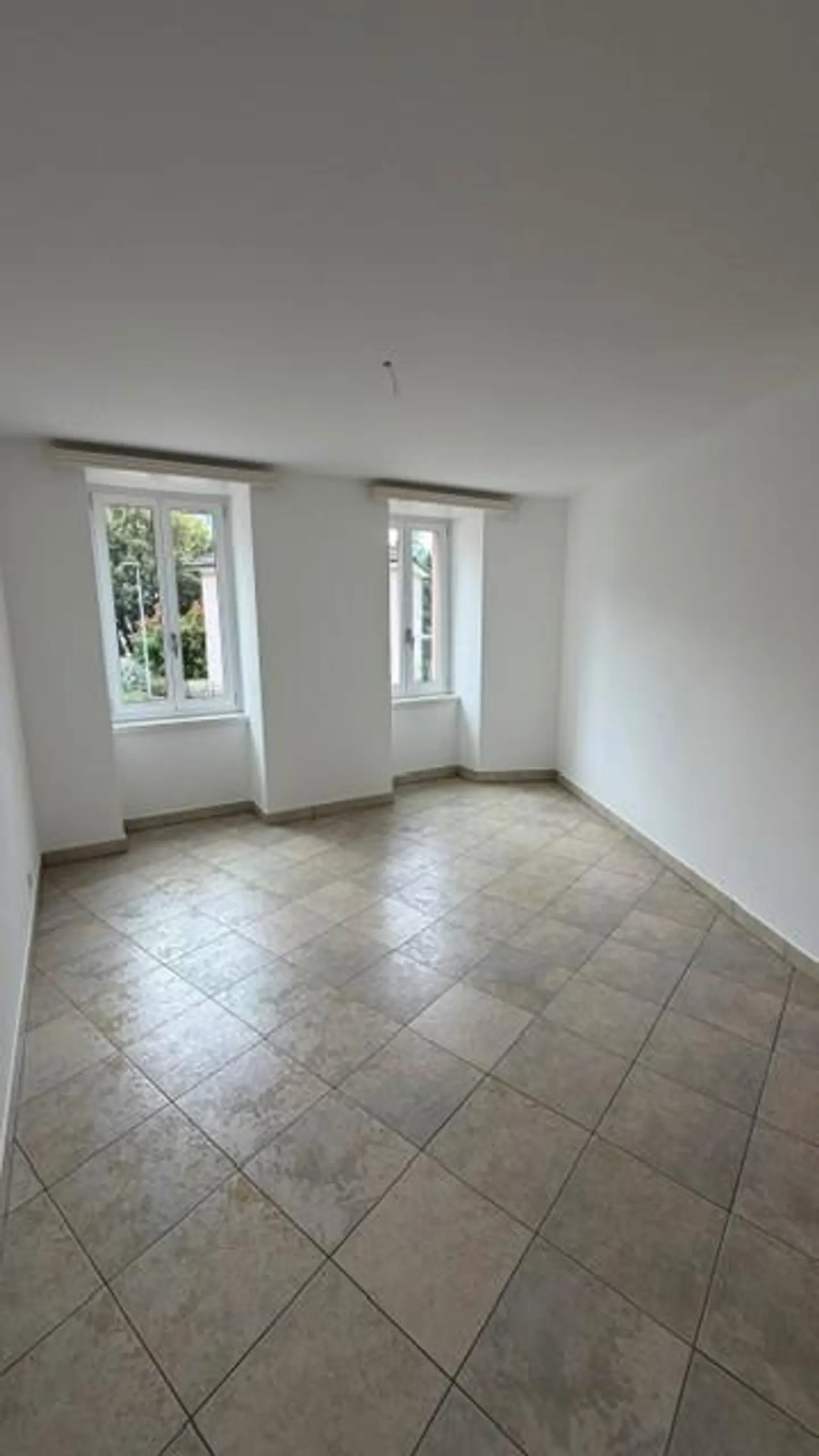 Groß, in einem ruhigen Viertel - Foto 7 von 14