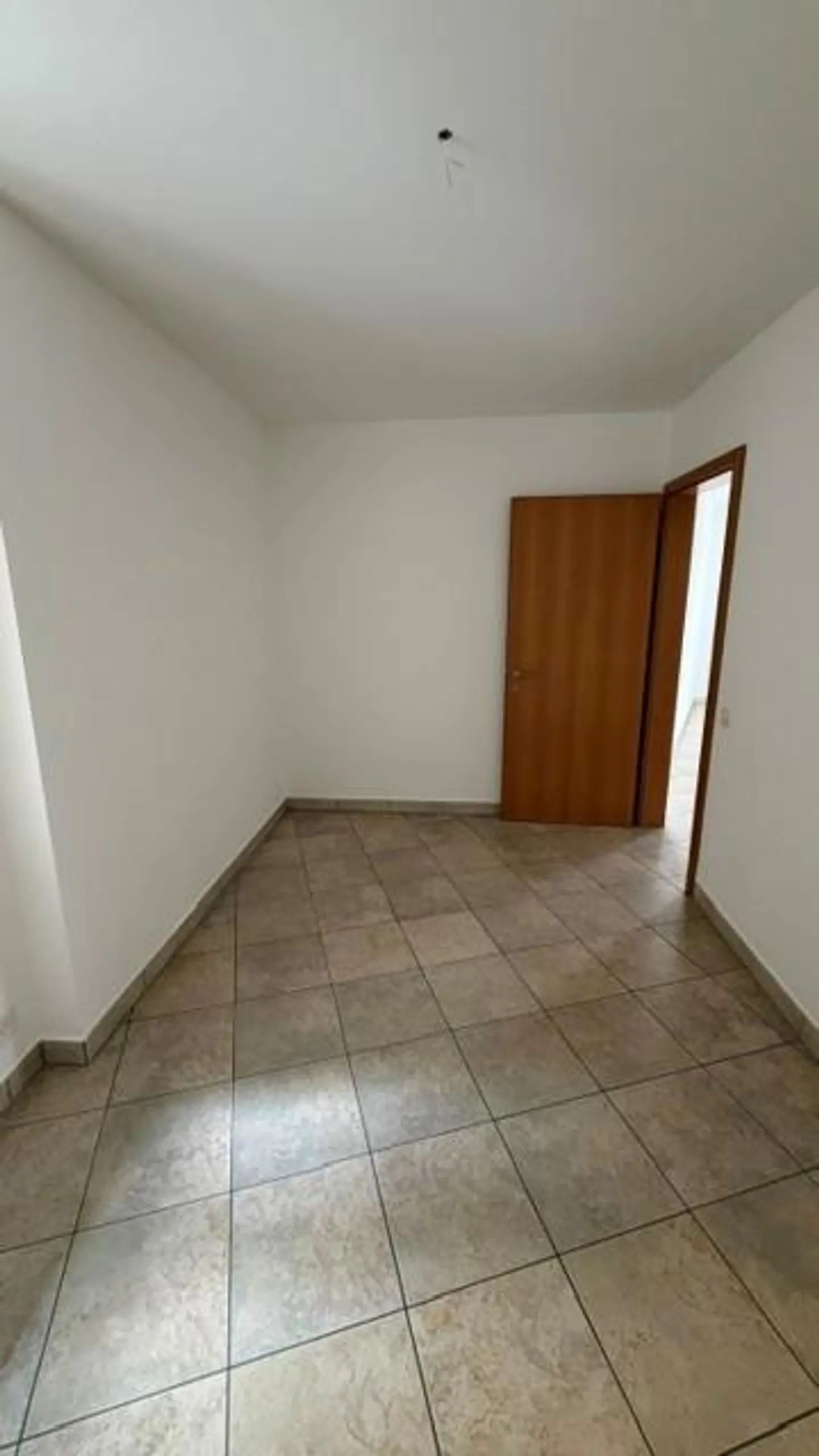 Groß, in einem ruhigen Viertel - Foto 8 von 14