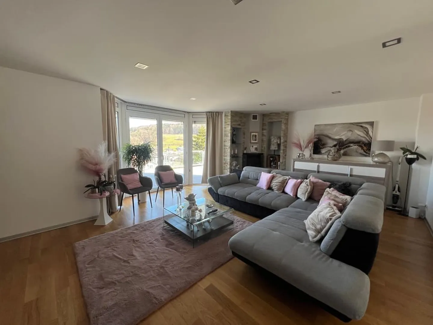 Magnifica villa moderna di 5,5 locali con grande giardino - Courtepin - Foto 2 di 13