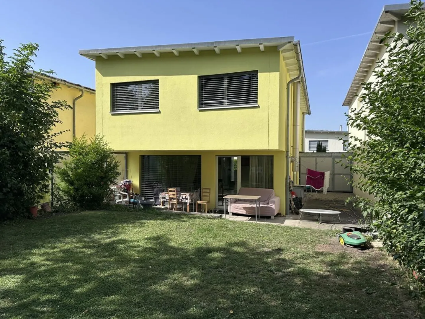 Casa unifamiliare 5½ locali, indipendente, bel giardino - Foto 1 di 10